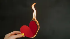 Señales de que tu relación está al borde del colapso: ¿es el fin o aún puedes salvarlo?